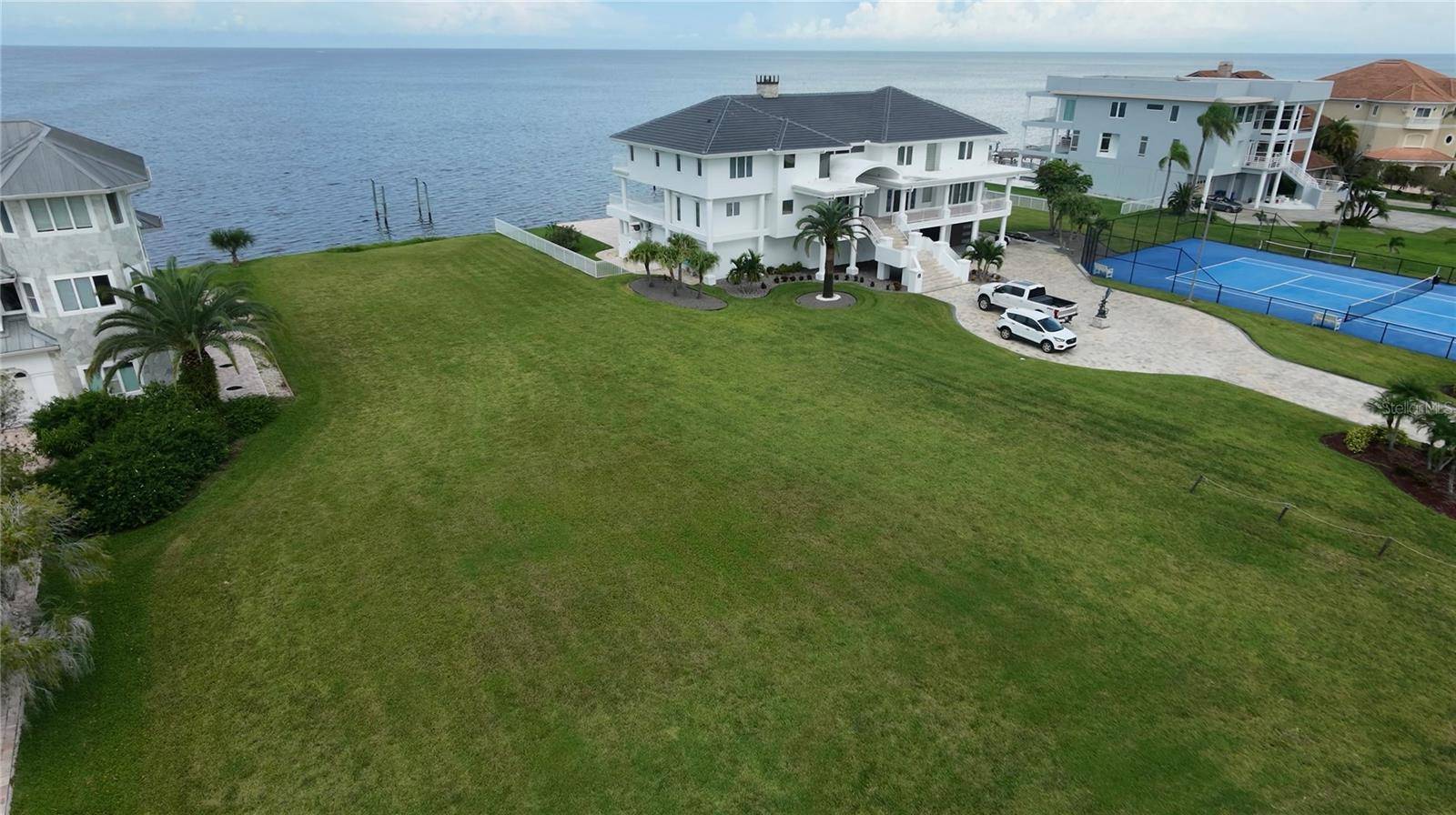 21 WESTSHORE DR, New Port Richey, FL 34652