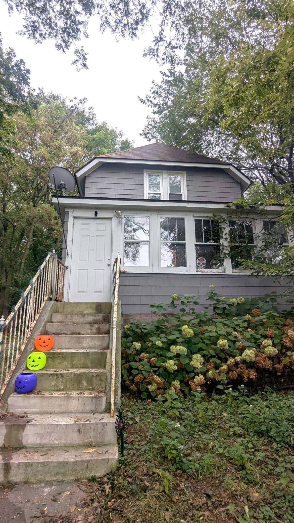 1621 Concord ST N, South Saint Paul, MN 55075