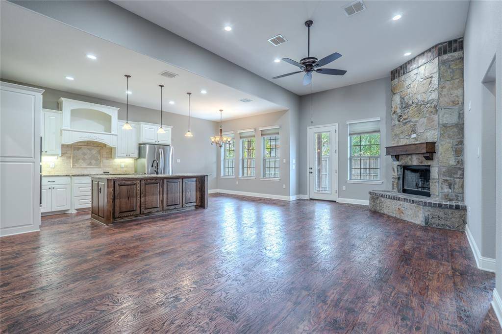 3005 Dry Creek Court, Decatur, TX 76234