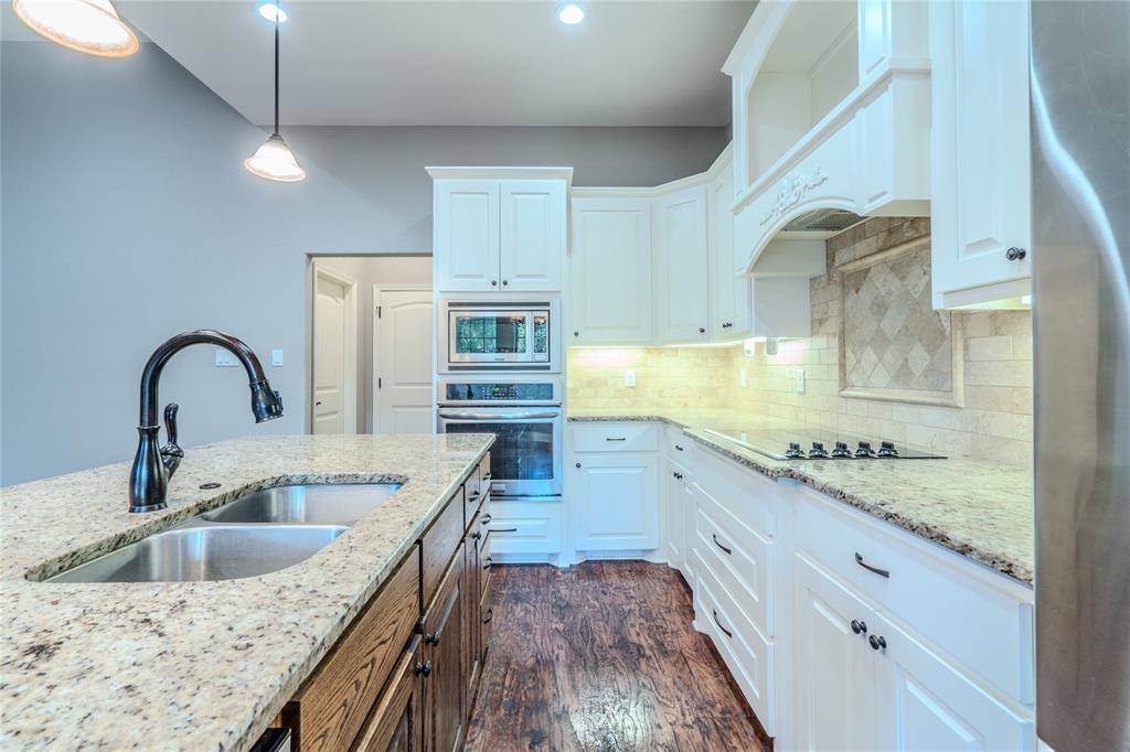 3005 Dry Creek Court, Decatur, TX 76234