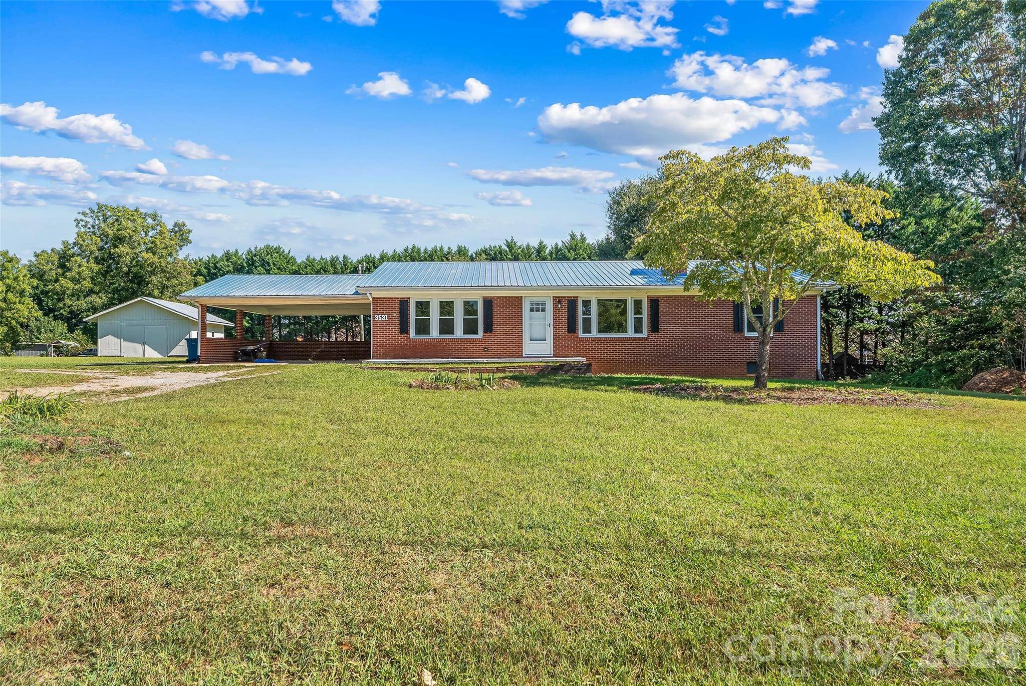 3531 Wandering LN NE, Hickory, NC 28601