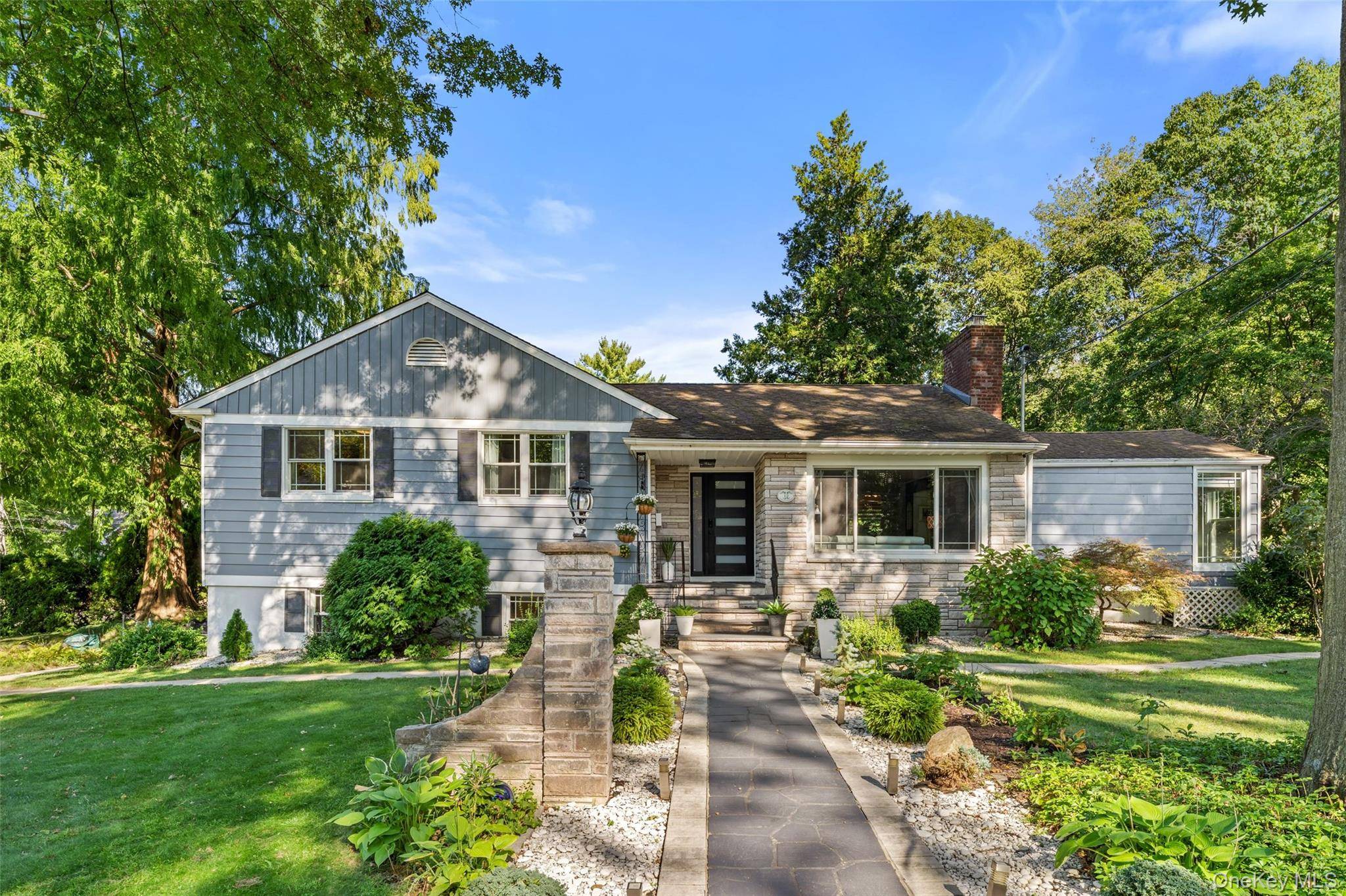 12 Longspur RD, Yonkers, NY 10701