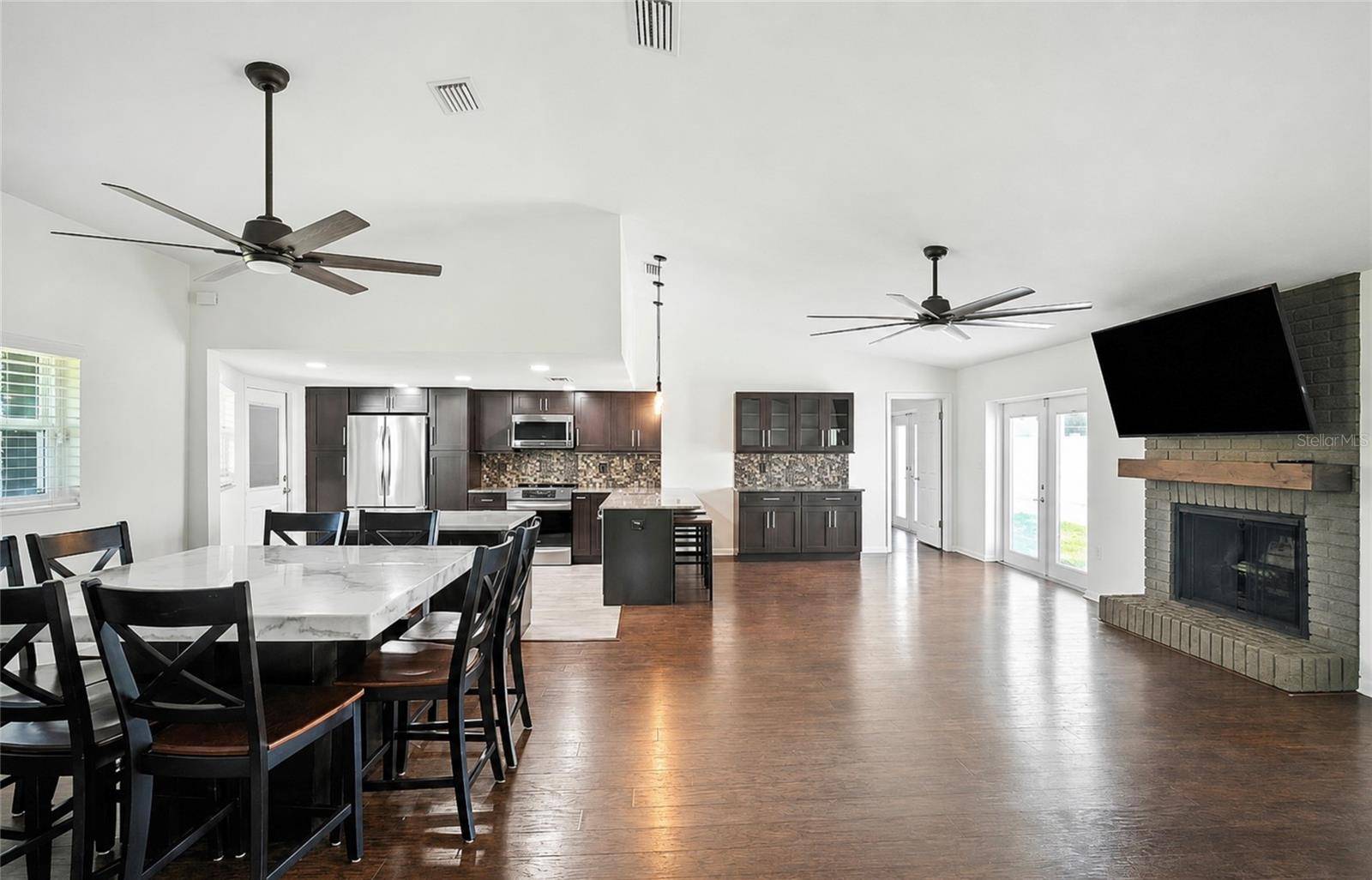 7892 SUNDOWN DR N, St Petersburg, FL 33709