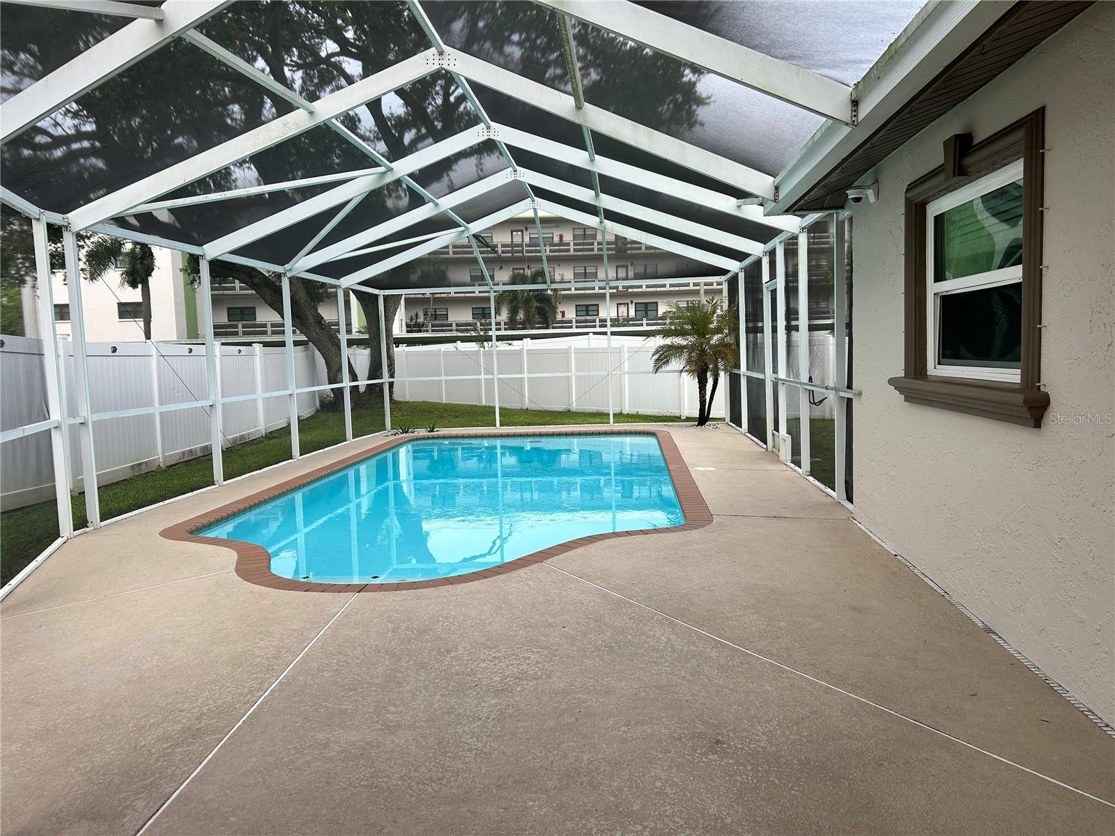 7892 SUNDOWN DR N, St Petersburg, FL 33709