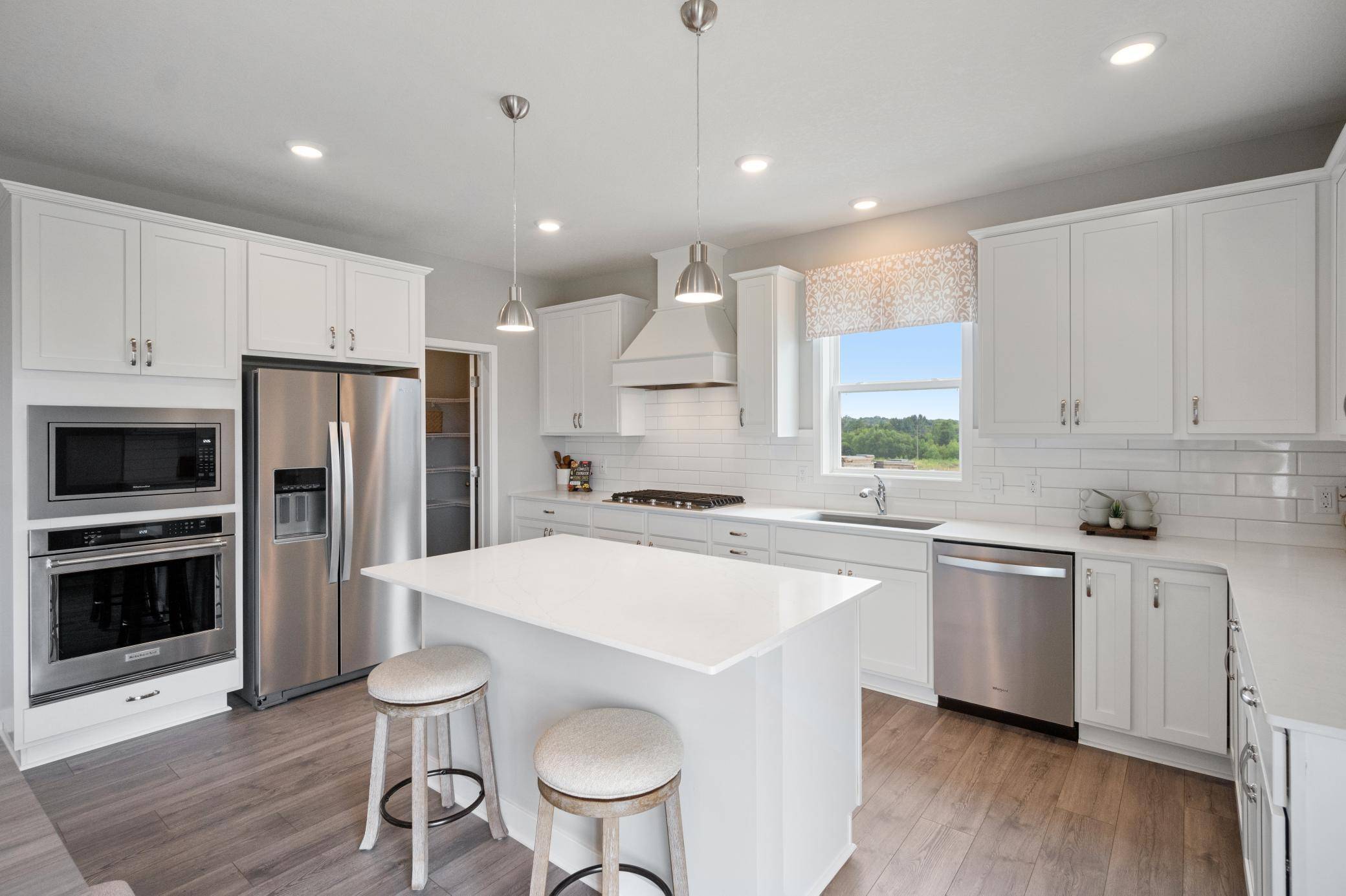 4919 Blake WAY, Woodbury, MN 55129