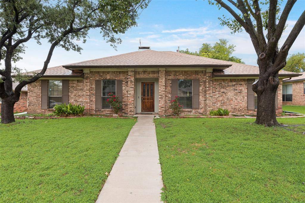 2623 Fallcreek Drive, Carrollton, TX 75006