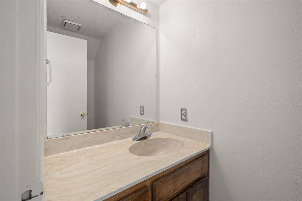 929 W Hickory Street #A2, Denton, TX 76201