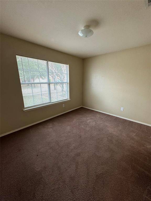 2009 Kings Forest Drive, Heartland, TX 75126