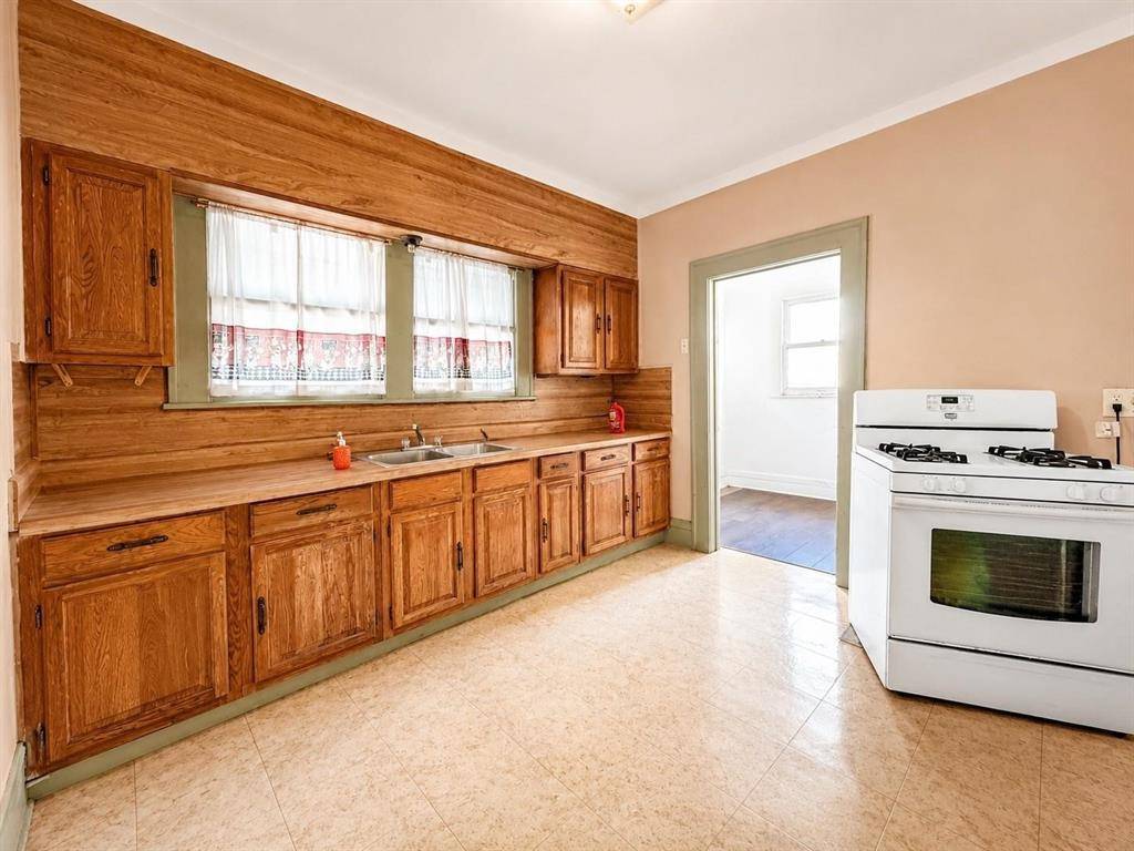 707 W Brooklyn Avenue, Dallas, TX 75208