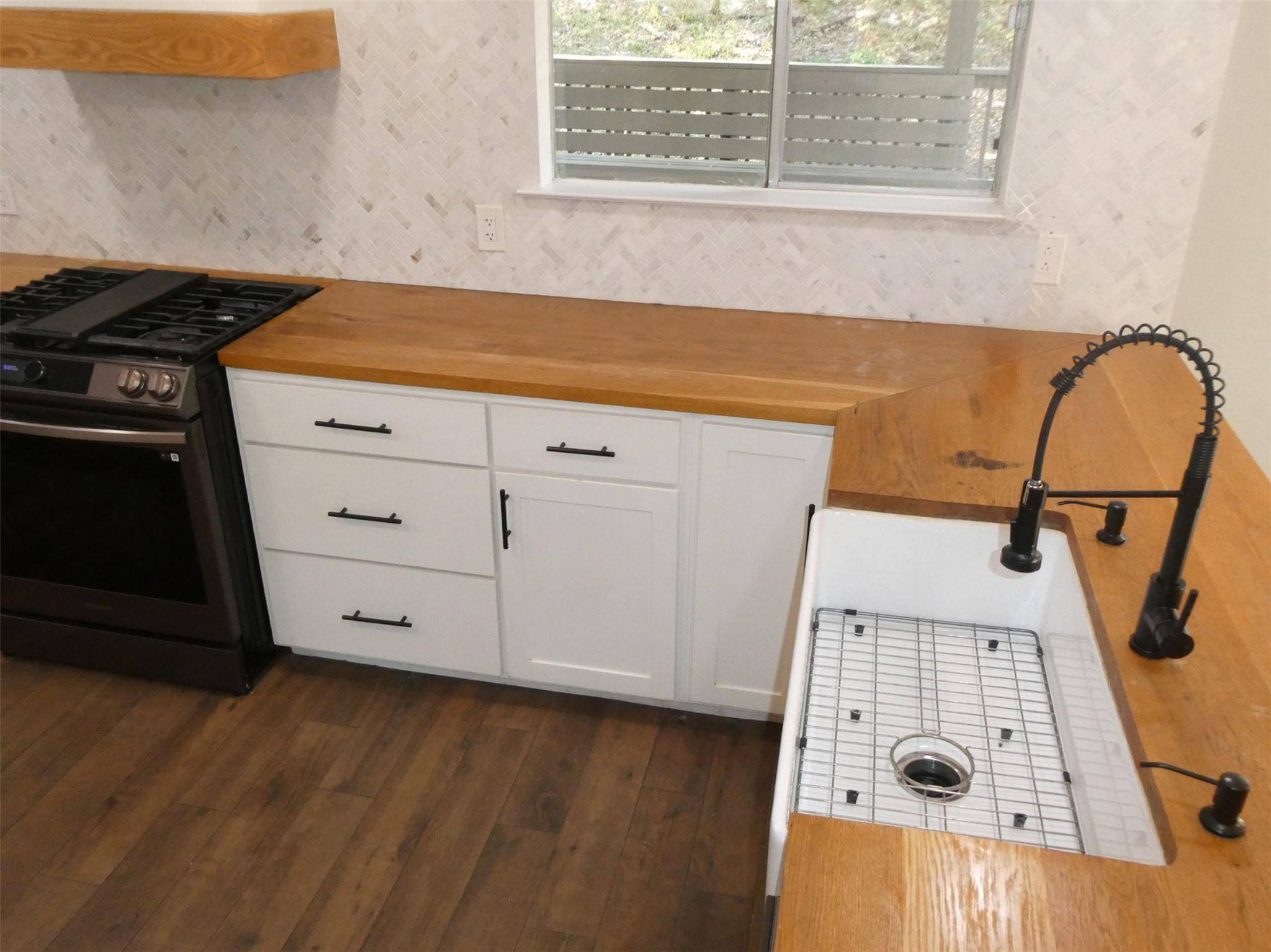 7704 FENTON CV, Austin, TX 78736