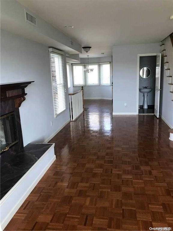 59 Sintsink DR #B, Port Washington, NY 11050
