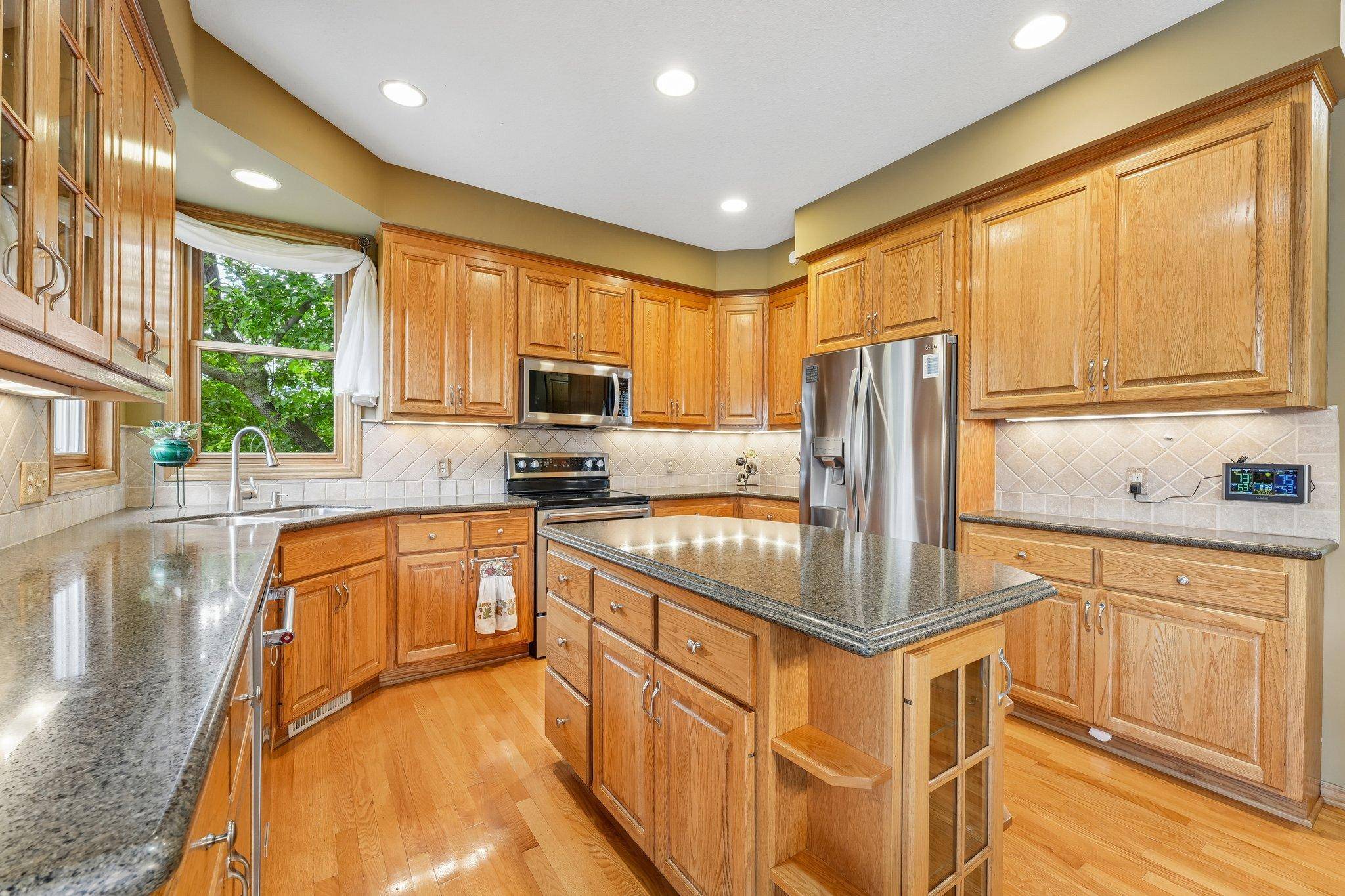 6219 Orchid LN N, Maple Grove, MN 55311