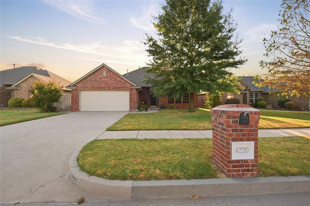 4220 Kensington DR, Moore, OK 73160
