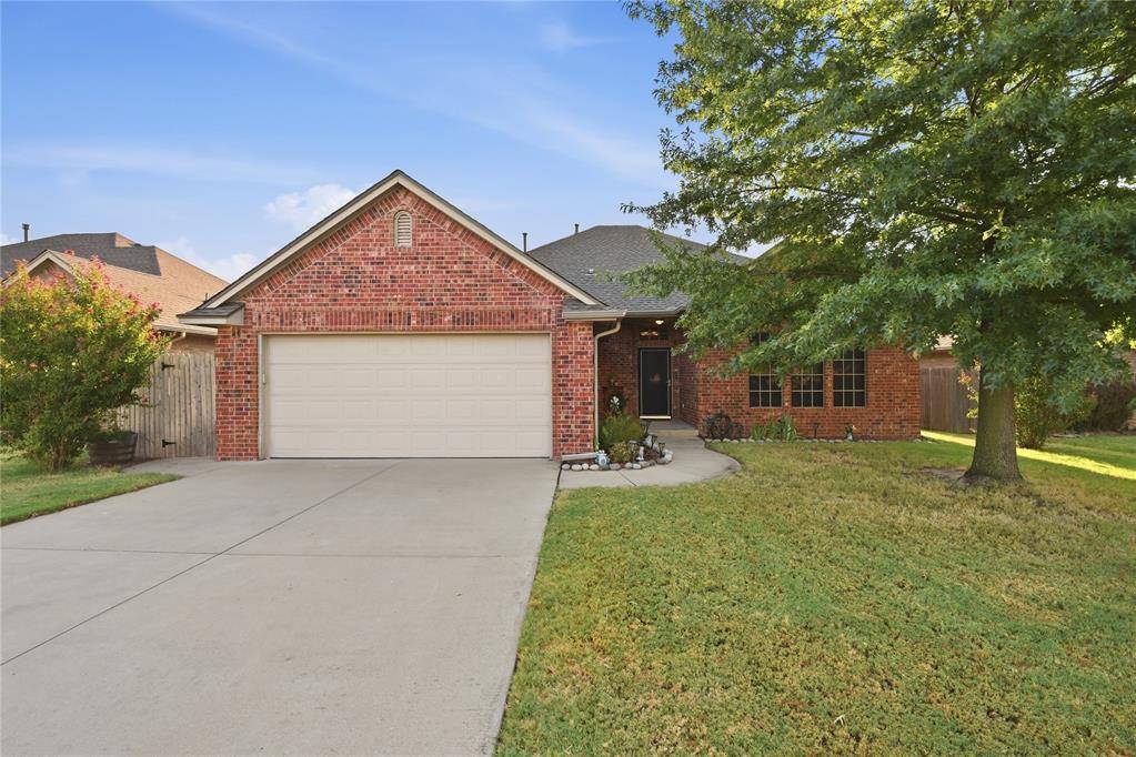 4220 Kensington DR, Moore, OK 73160