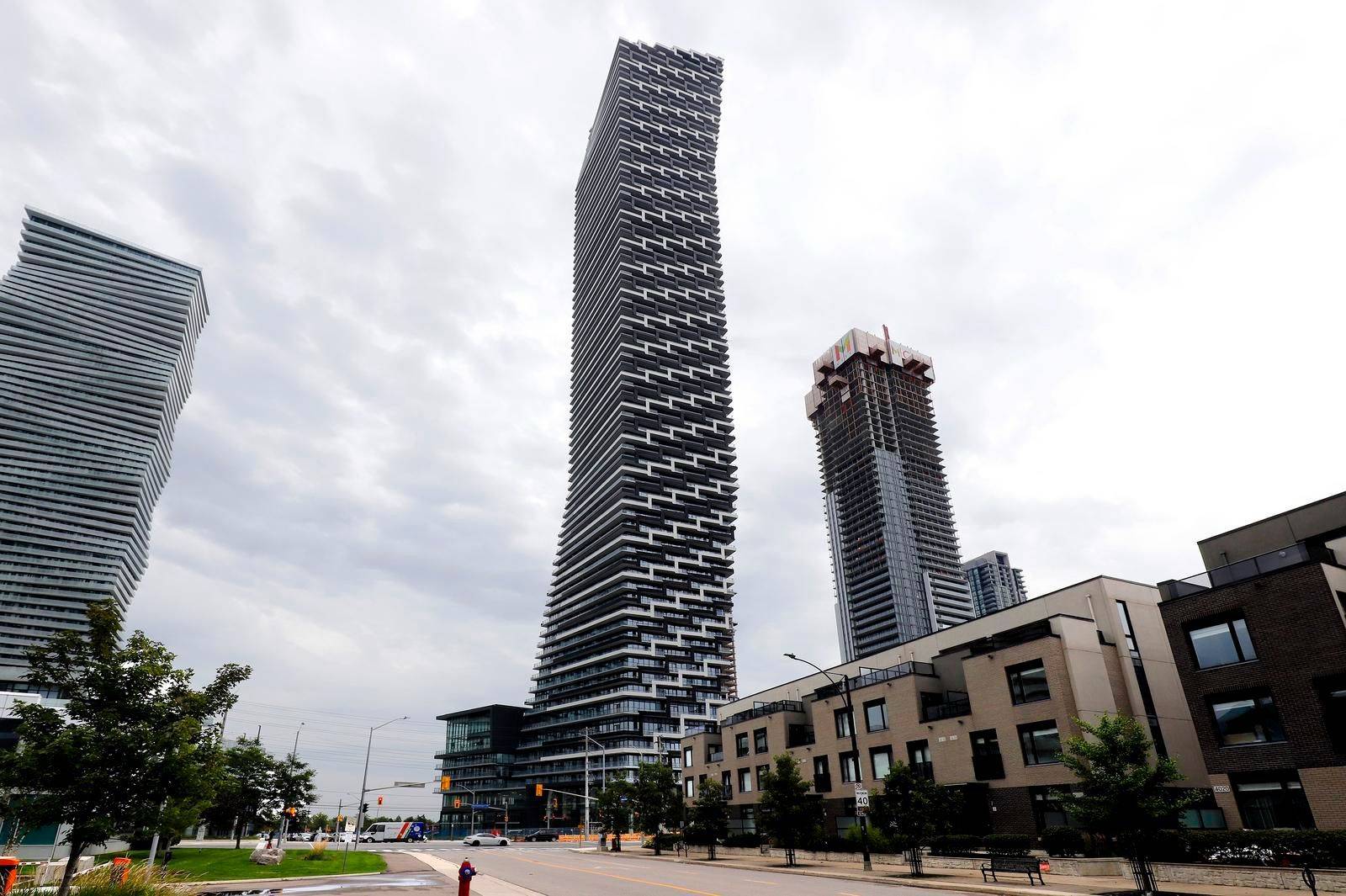 448 Burnhamthorpe RD W #2904, Mississauga, ON L5B 0R4