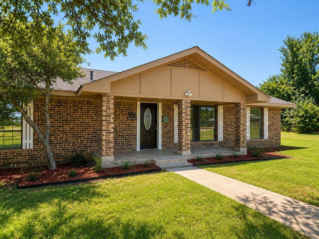 150 Sandlin Court, Springtown, TX 76082