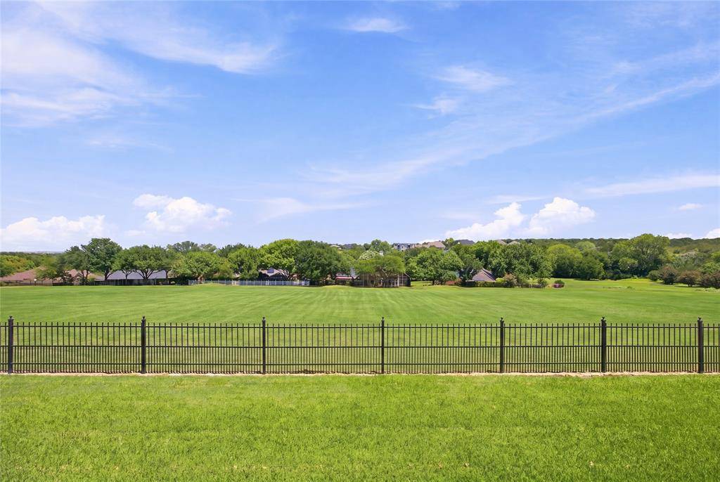 4457 Fairway View Drive, Fort Worth, TX 76008