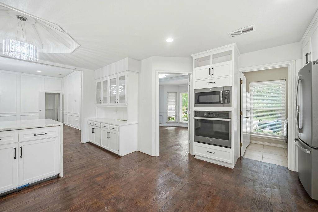 2705 Timberleaf Drive, Carrollton, TX 75006
