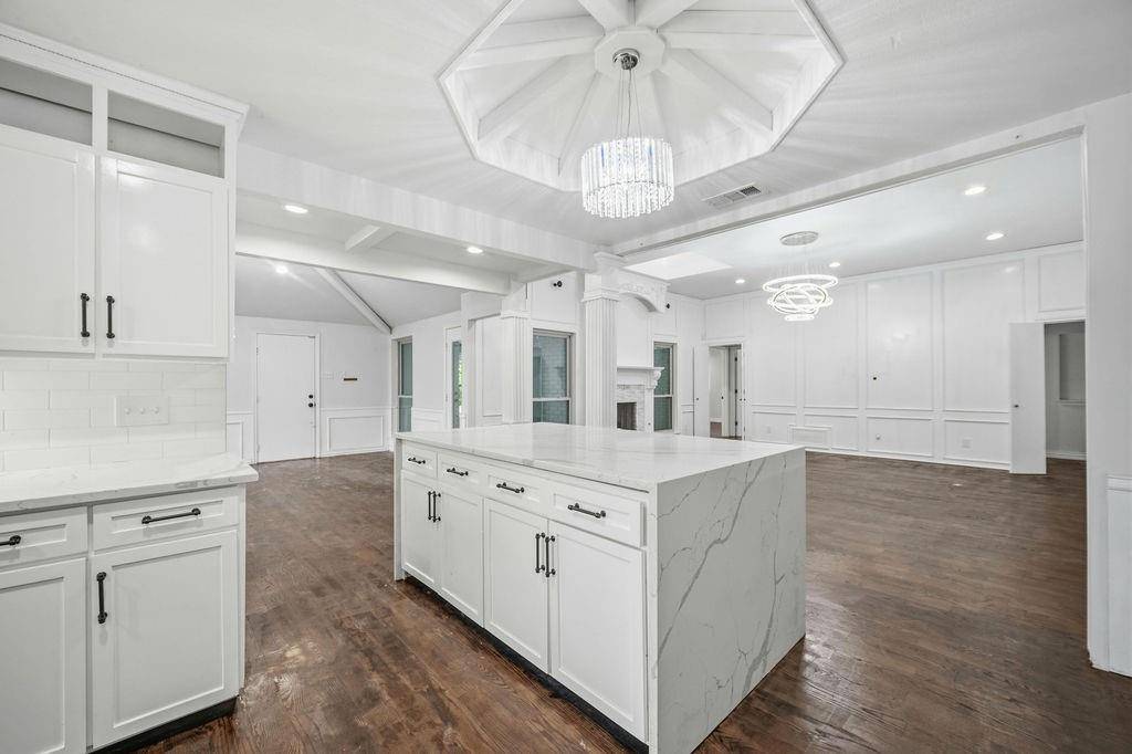 2705 Timberleaf Drive, Carrollton, TX 75006
