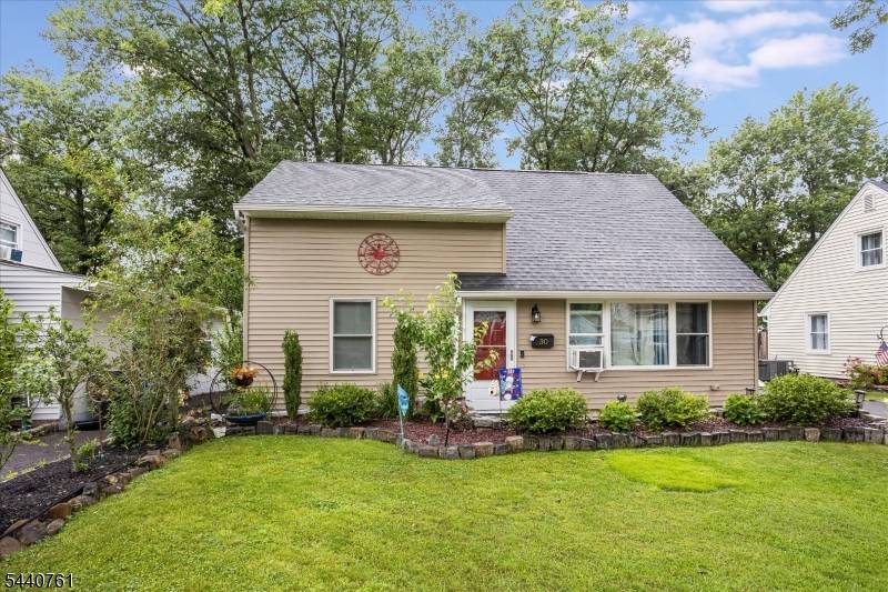 30 Hunterdon Rd, West Orange Twp., NJ 07052