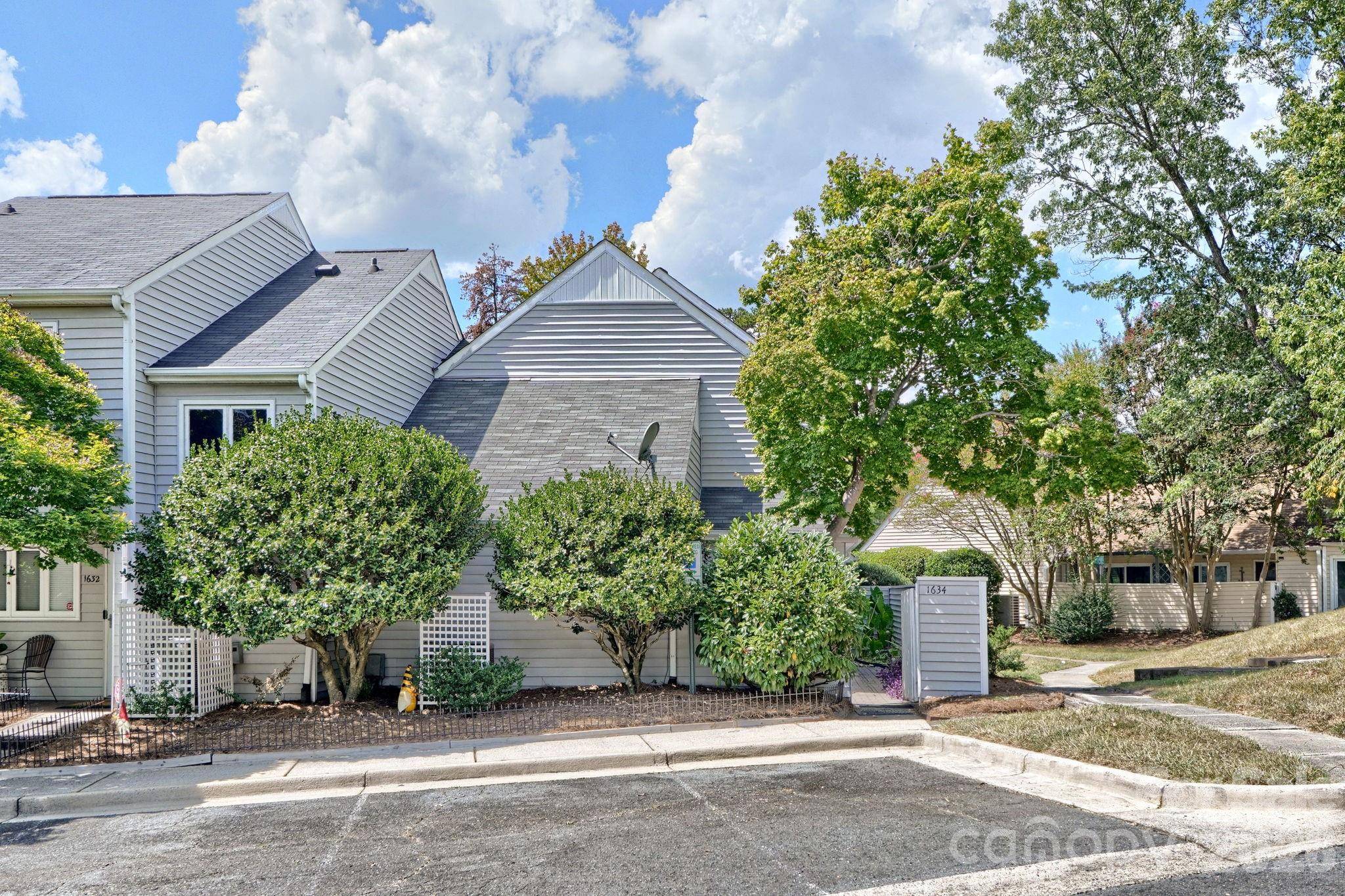1634 Hollow DR #D, Charlotte, NC 28212