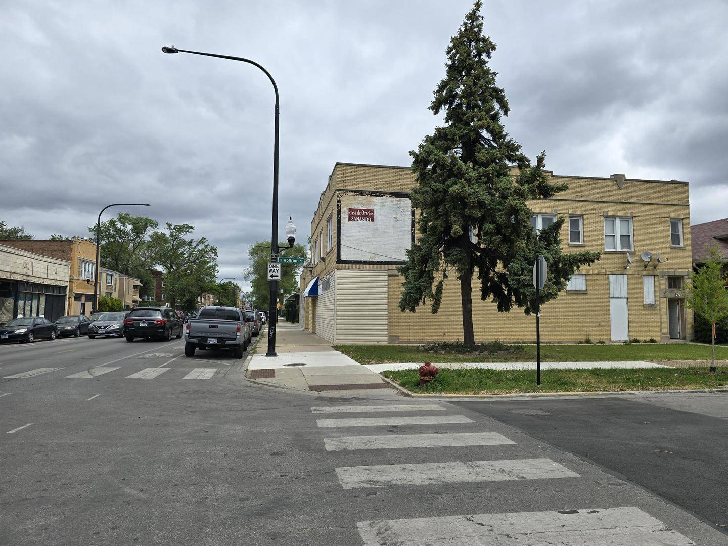 5154 W Wolfram ST, Chicago, IL 60641