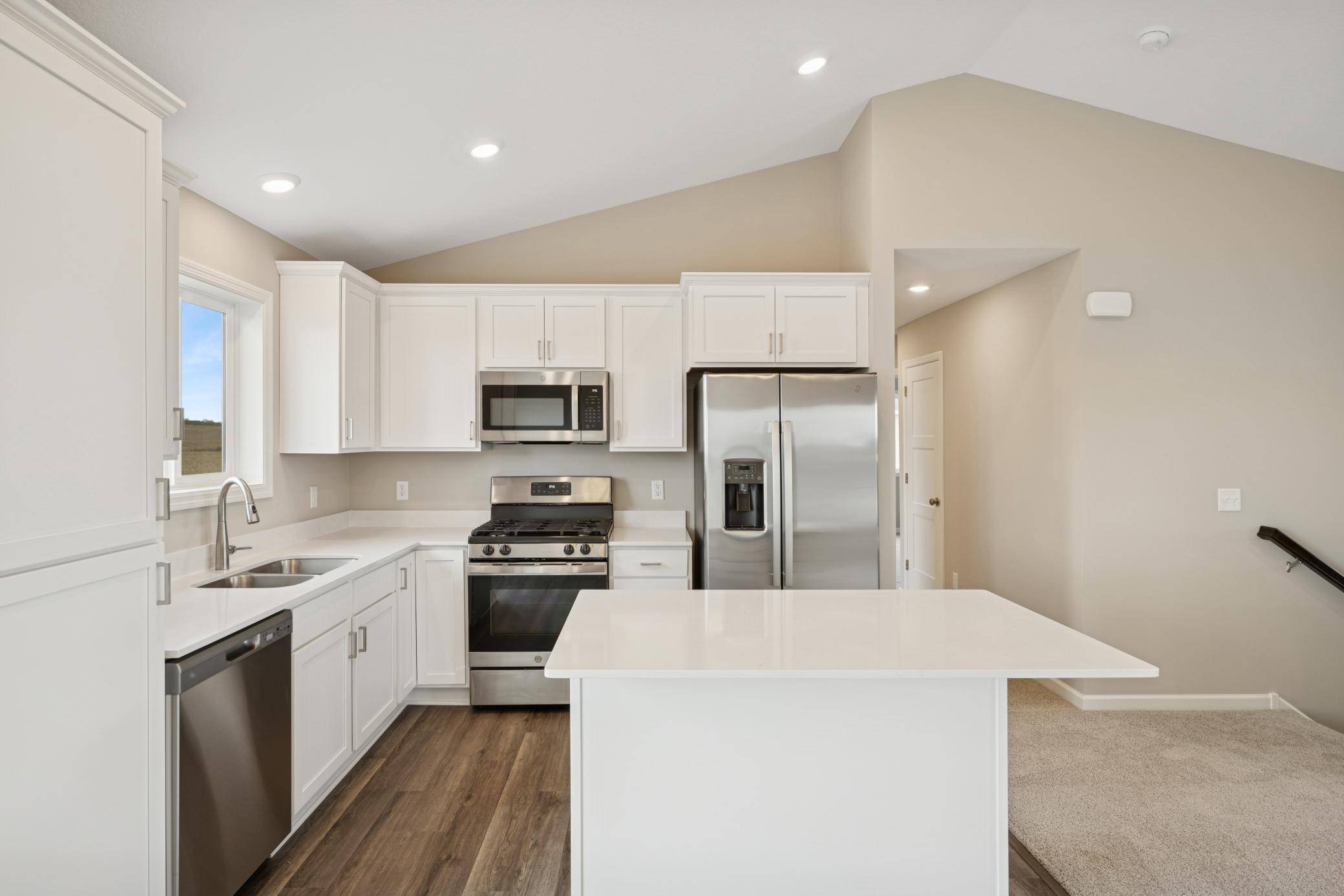 906 Brandenburg LN, Waverly, MN 55390