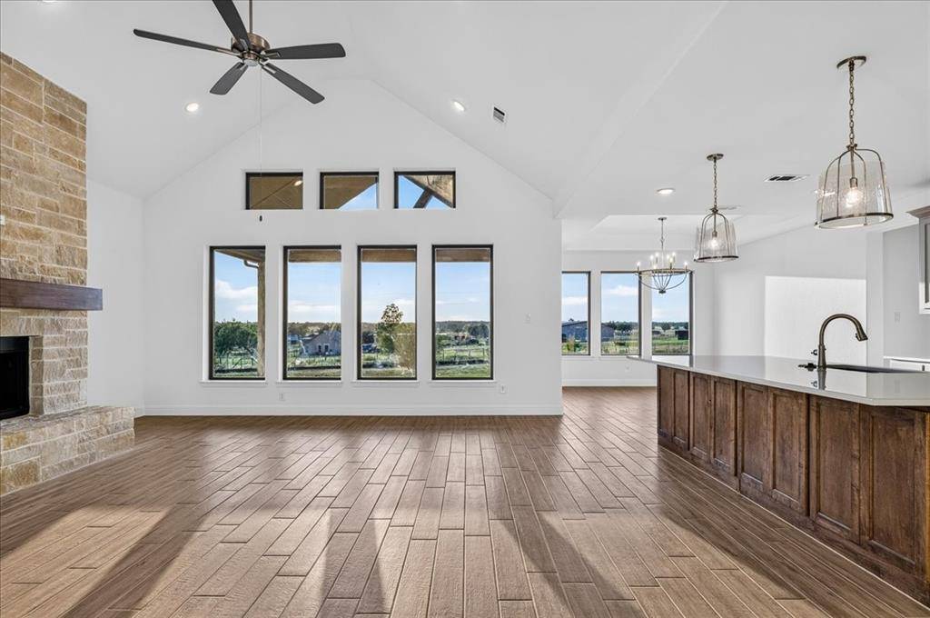 1016 Brock Heights Court, Brock, TX 76087