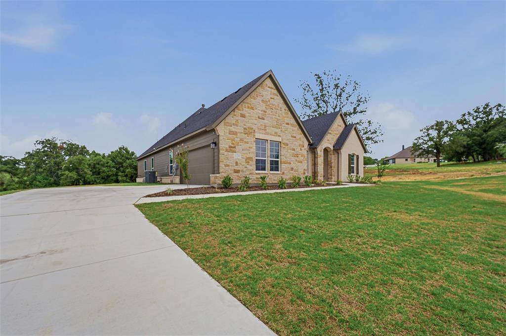 128 Oak Grove Way, Springtown, TX 76082