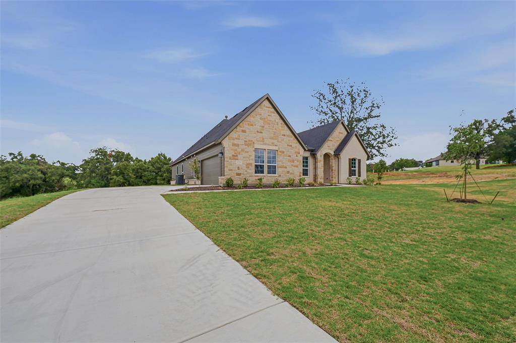 128 Oak Grove Way, Springtown, TX 76082