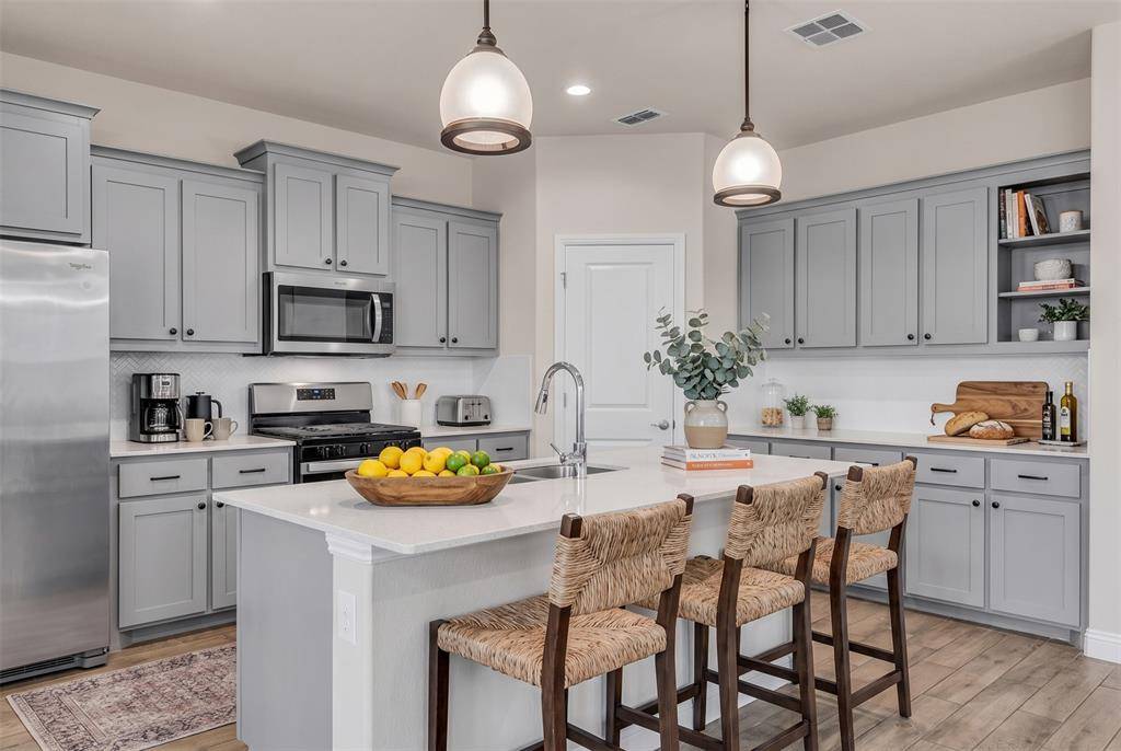 1016 Kirkham Way, Fort Worth, TX 76247