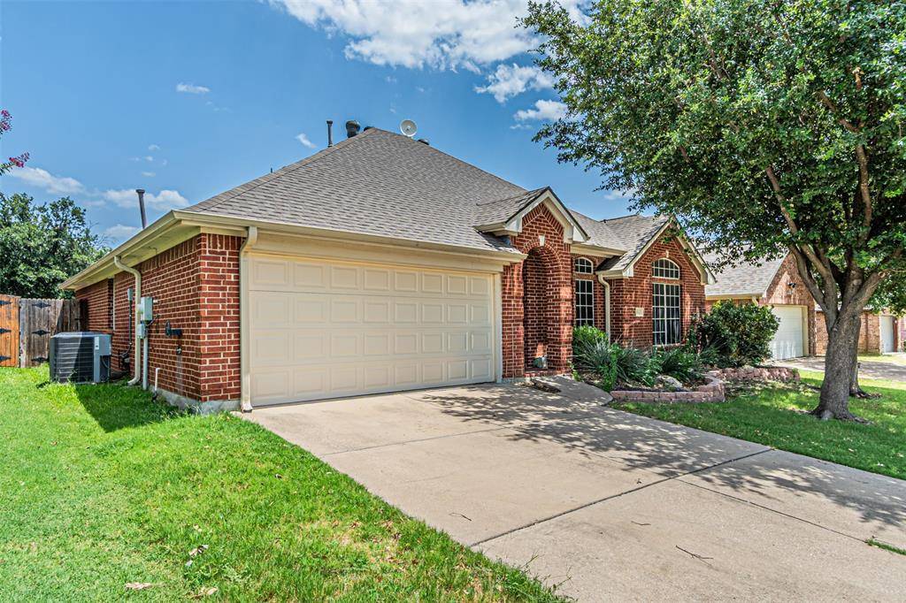 10132 Red Bluff Lane, Fort Worth, TX 76177
