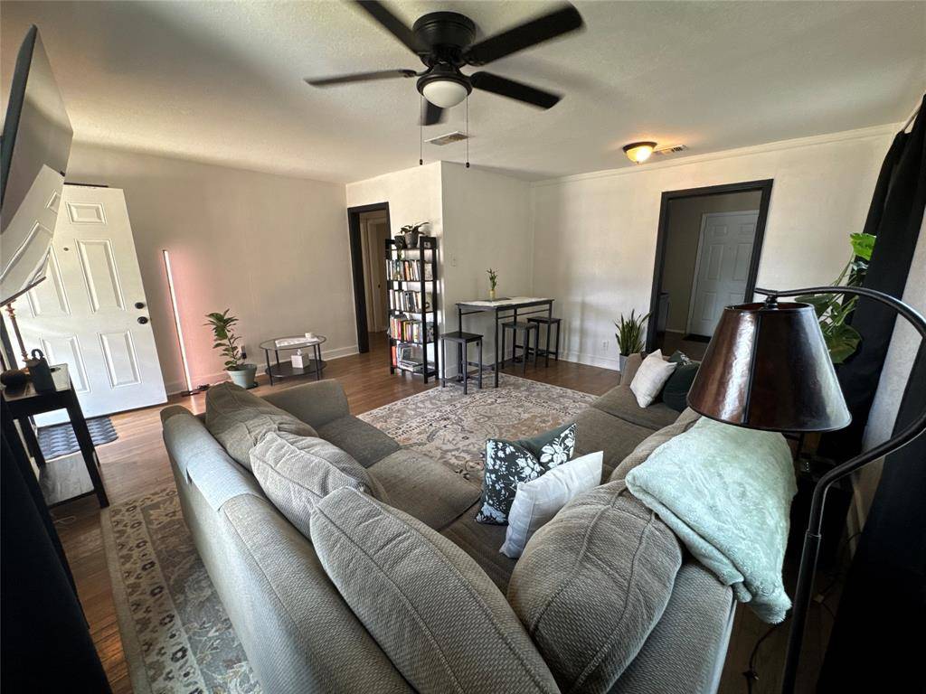 2454 Lea Crest Drive, Dallas, TX 75216