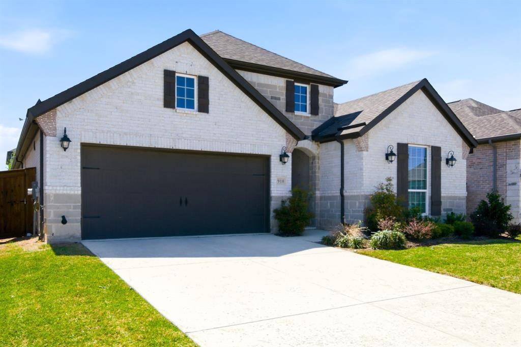 910 Winter Cherry Lane, Haslet, TX 76052