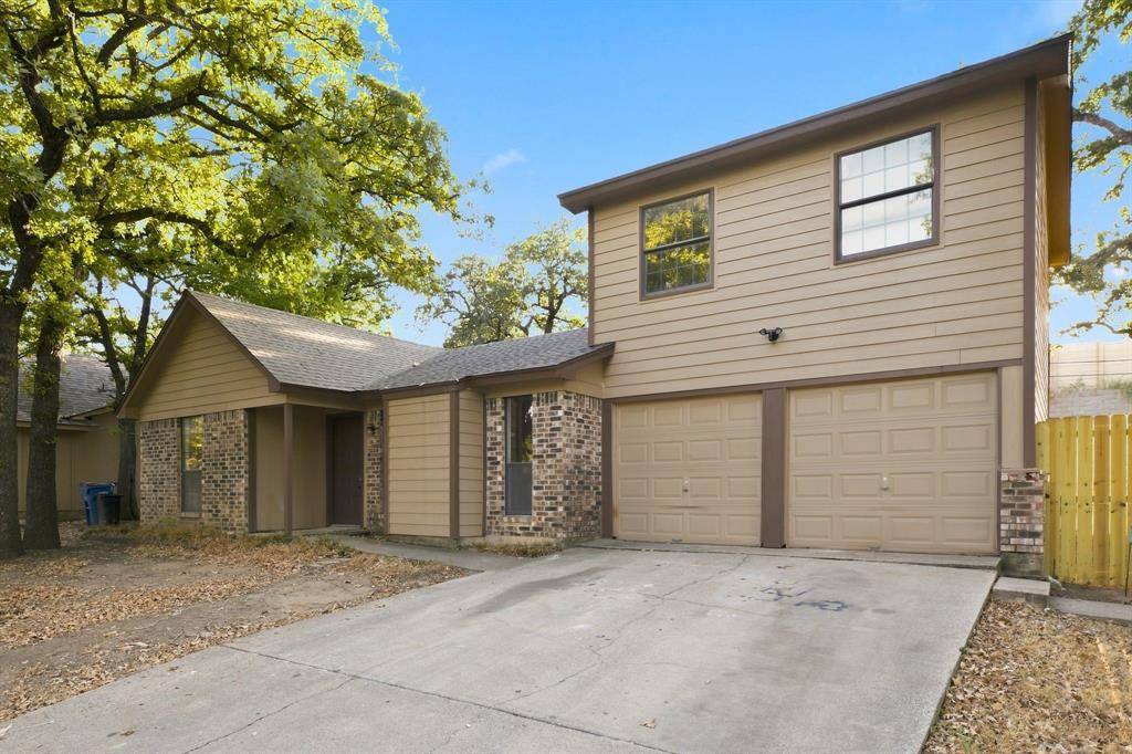 721 Timberoaks Drive, Azle, TX 76020