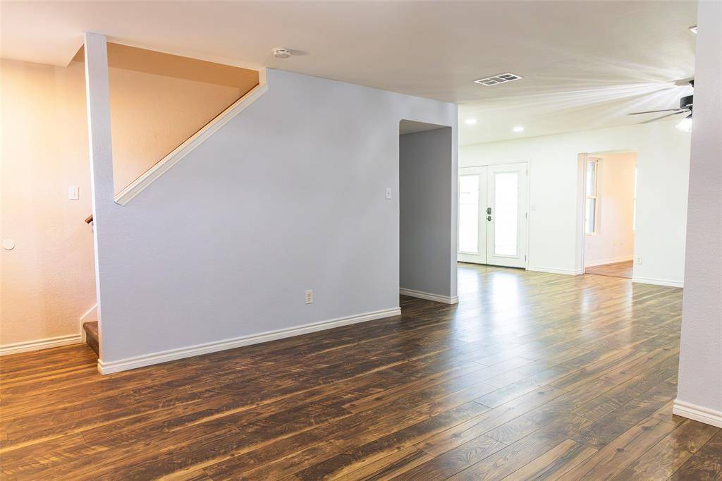 5537 Camarillo Drive, Fort Worth, TX 76244