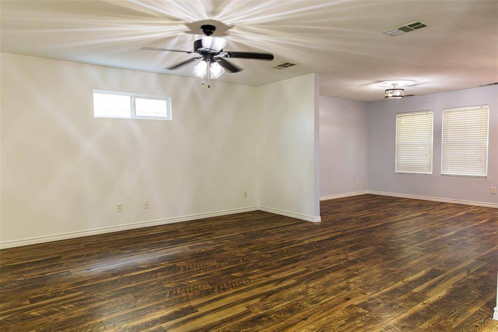 5537 Camarillo Drive, Fort Worth, TX 76244