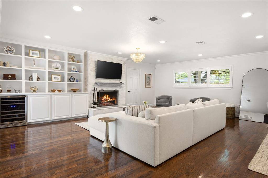 10127 Coppedge Lane, Dallas, TX 75229