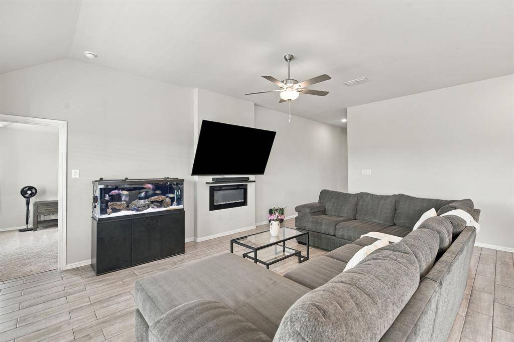 7122 Prairieside Trail, Venus, TX 76084