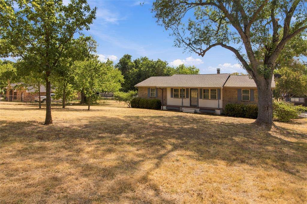 114 Bells Chapel Road, Waxahachie, TX 75165