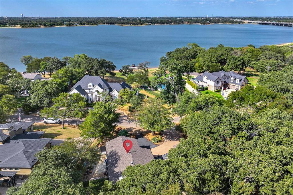 301 Lakeland Drive, Highland Village, TX 75077