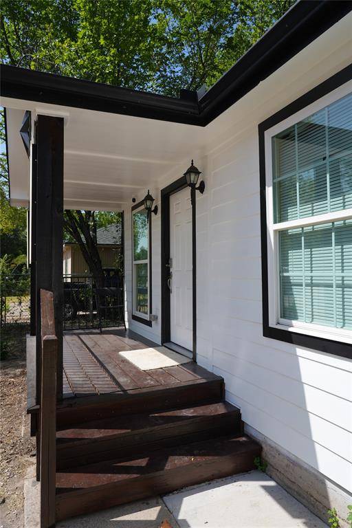 2313 N Riverside Drive, Fort Worth, TX 76111