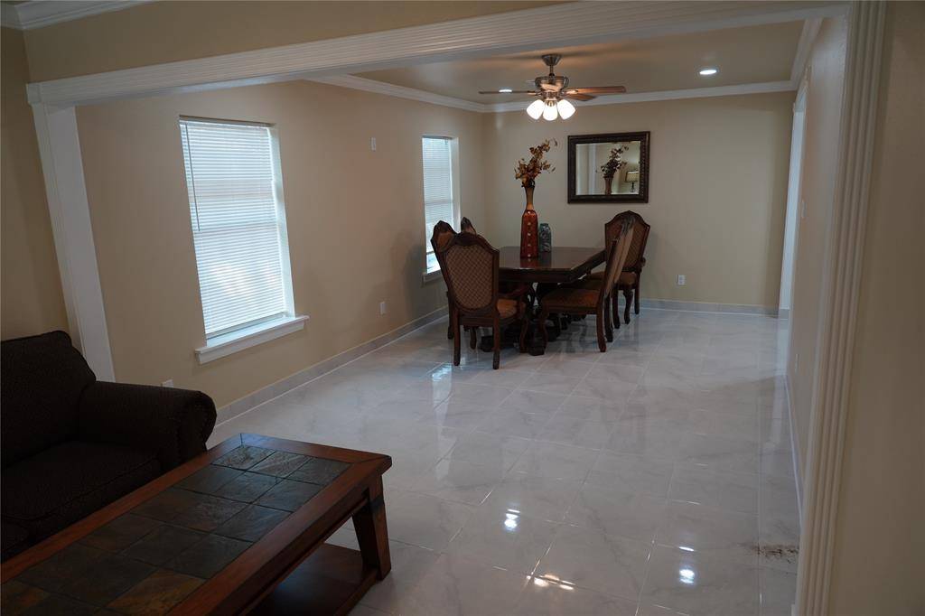 2313 N Riverside Drive, Fort Worth, TX 76111