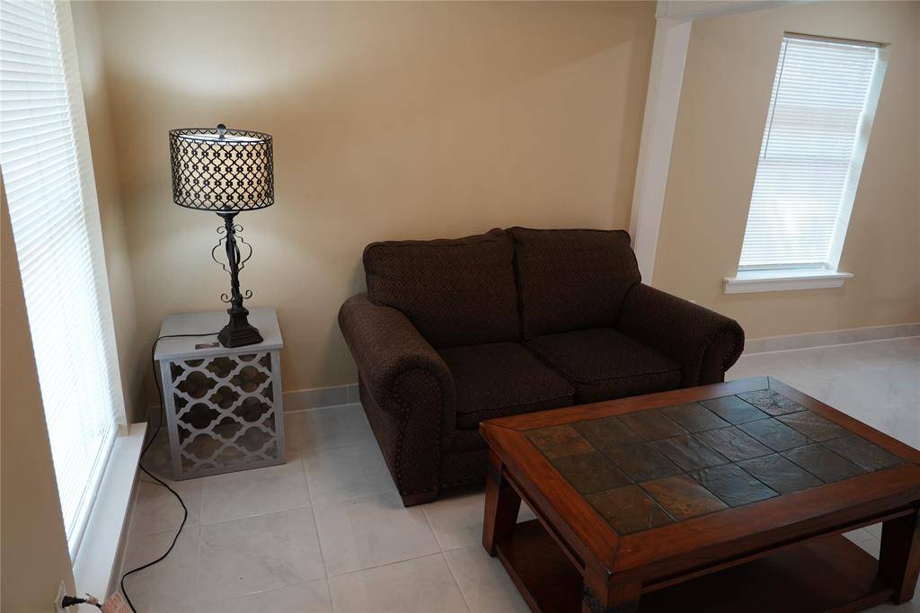 2313 N Riverside Drive, Fort Worth, TX 76111