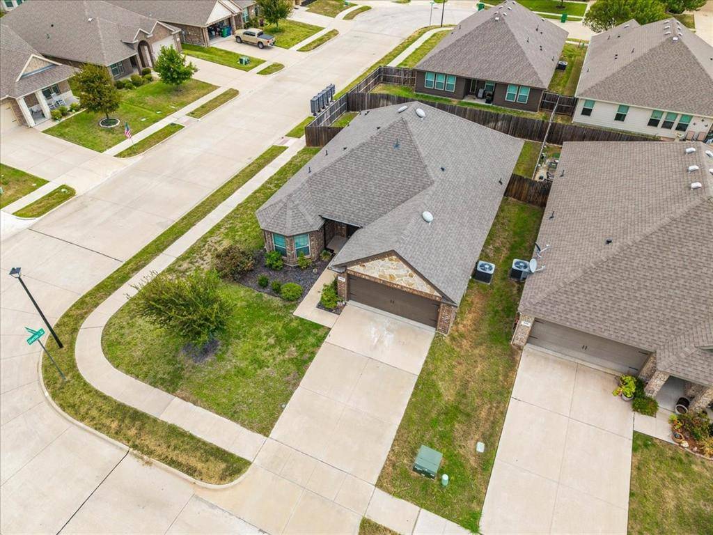228 Garden Grove Drive, Waxahachie, TX 75165