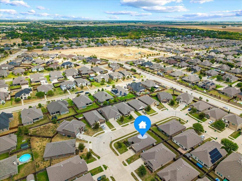 228 Garden Grove Drive, Waxahachie, TX 75165