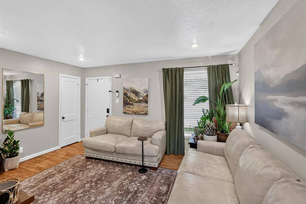 10518 Dawn Drive, Dallas, TX 75228