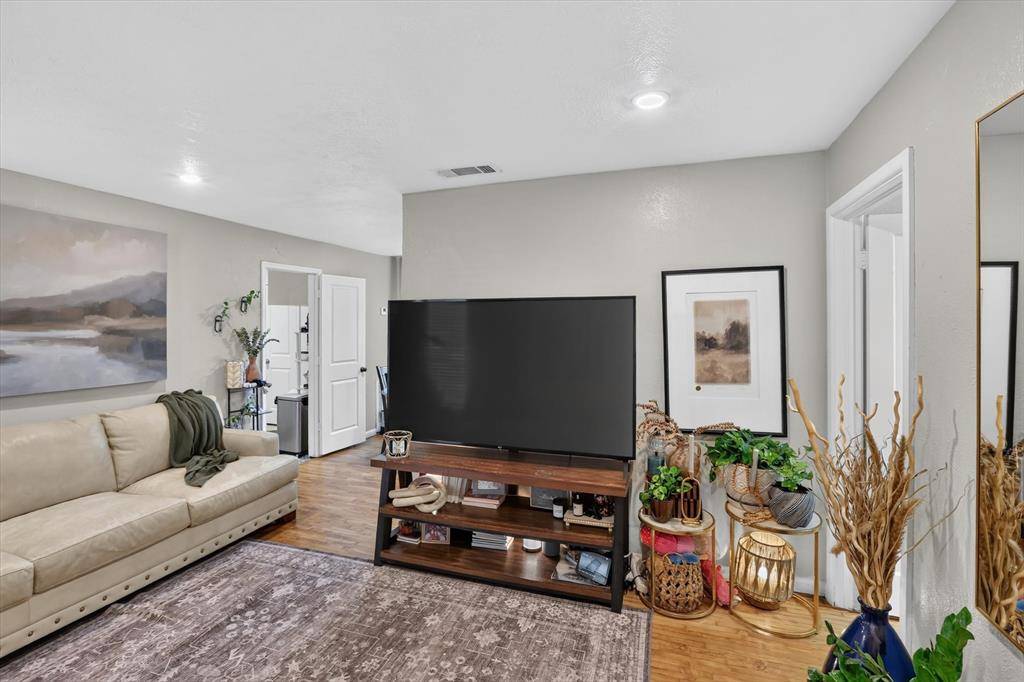 10518 Dawn Drive, Dallas, TX 75228