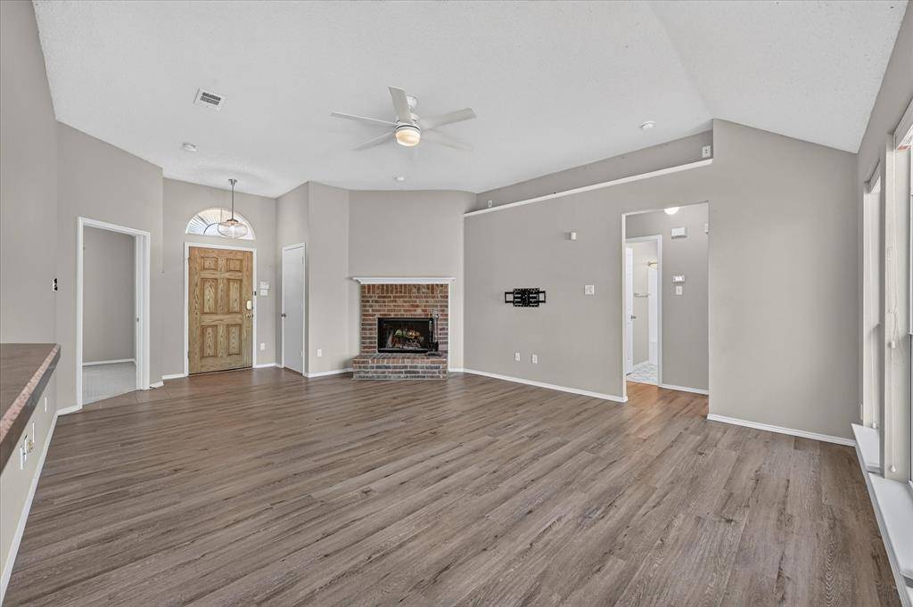 912 Cole Avenue, Denton, TX 76208