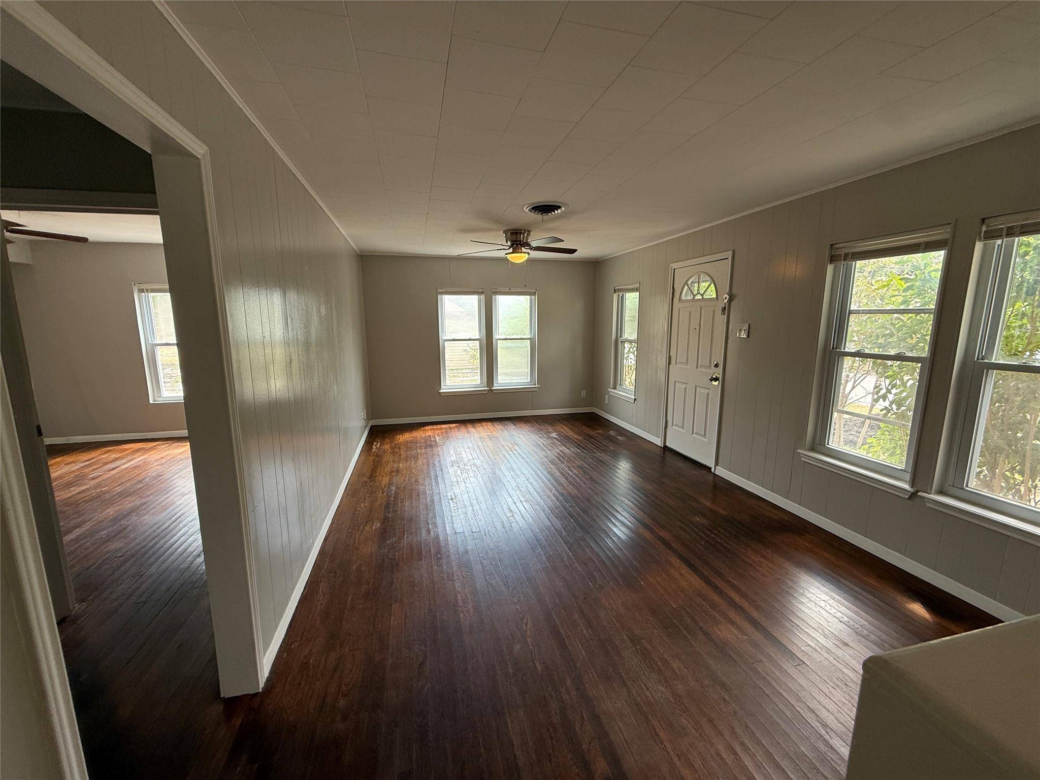 607 N Main ST, Burnet, TX 78611